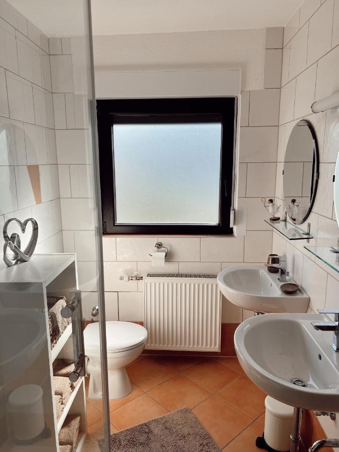 Ferienwohnung Moselflair Mit Direktem Blick Auf Die Mosel Und Weinberge Oberfell Kültér fotó
